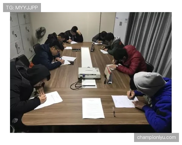 篮球规则解析：回场违例的判定标准与界定条件